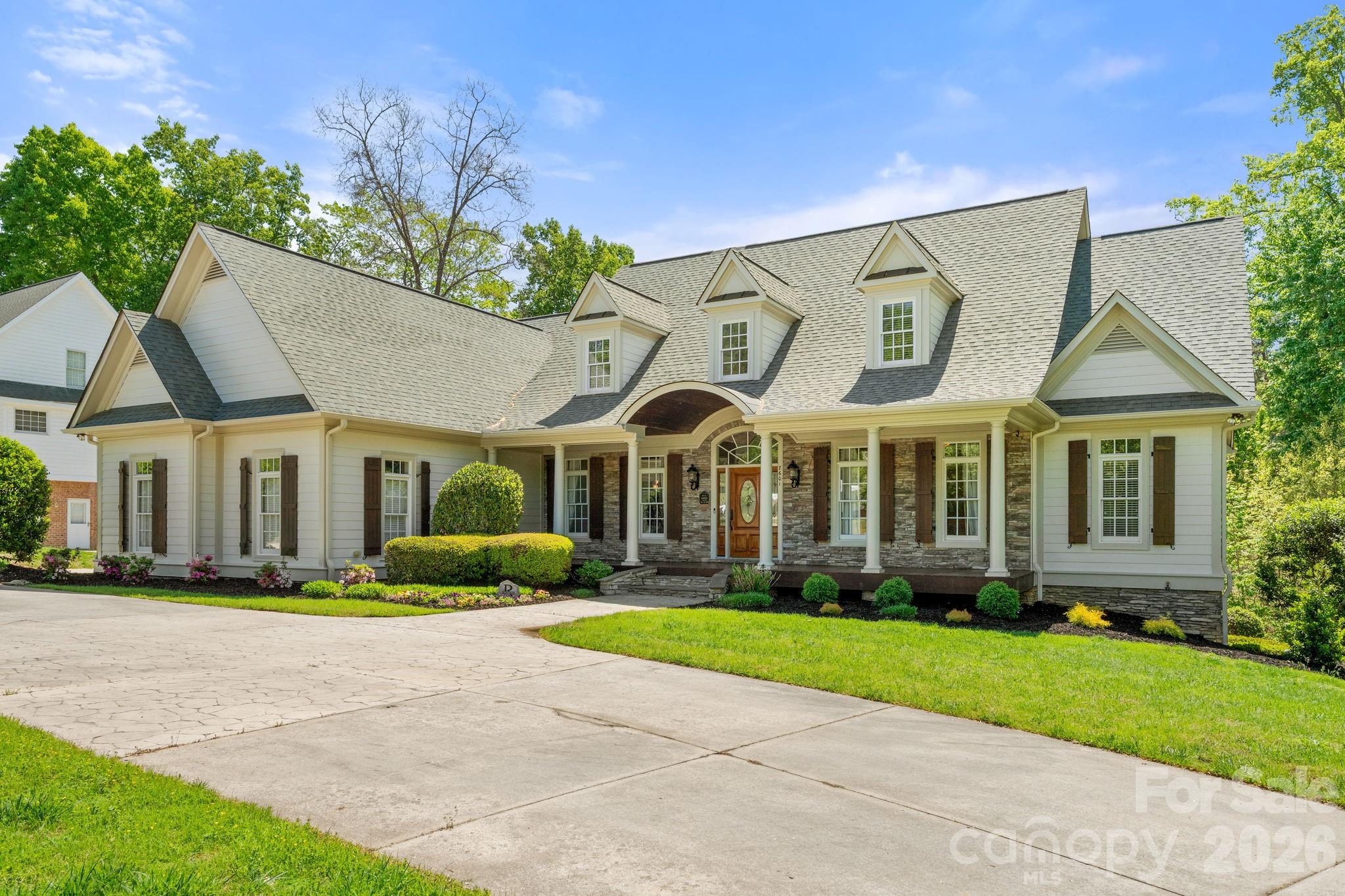 7601 Crossing Ridge Drive Property Photo 6