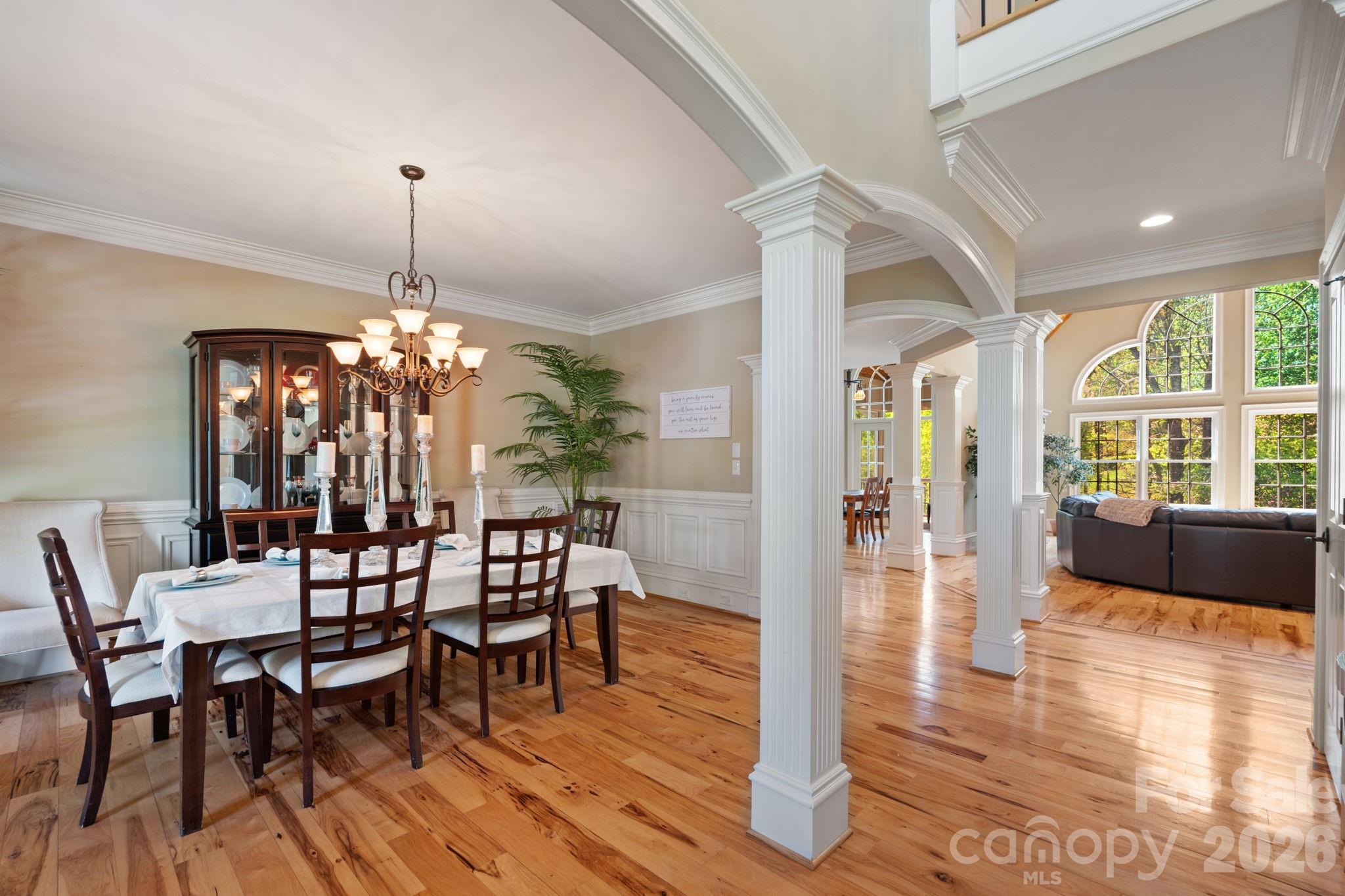 7601 Crossing Ridge Drive Property Photo 8