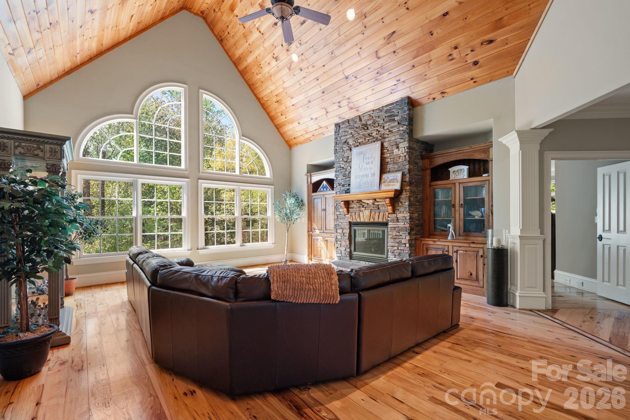 7601 Crossing Ridge Drive Property Photo 10
