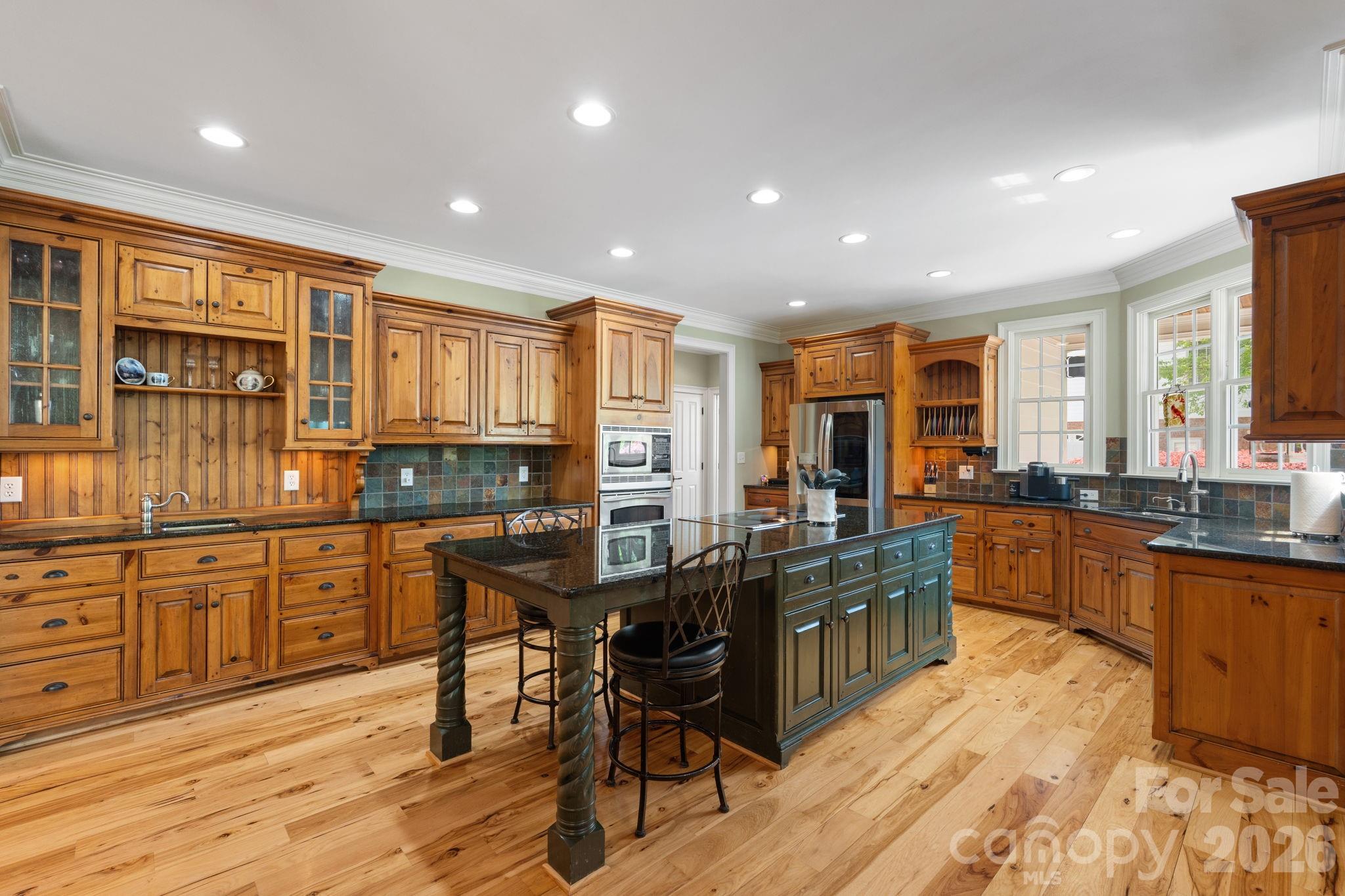 7601 Crossing Ridge Drive Property Photo 13