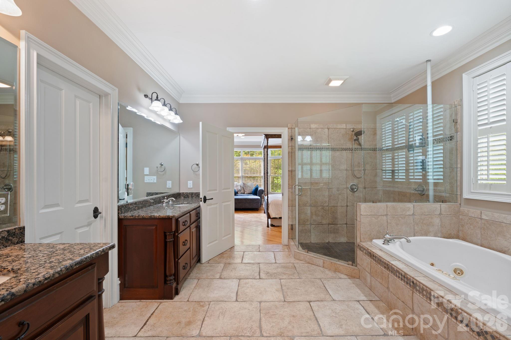7601 Crossing Ridge Drive Property Photo 22