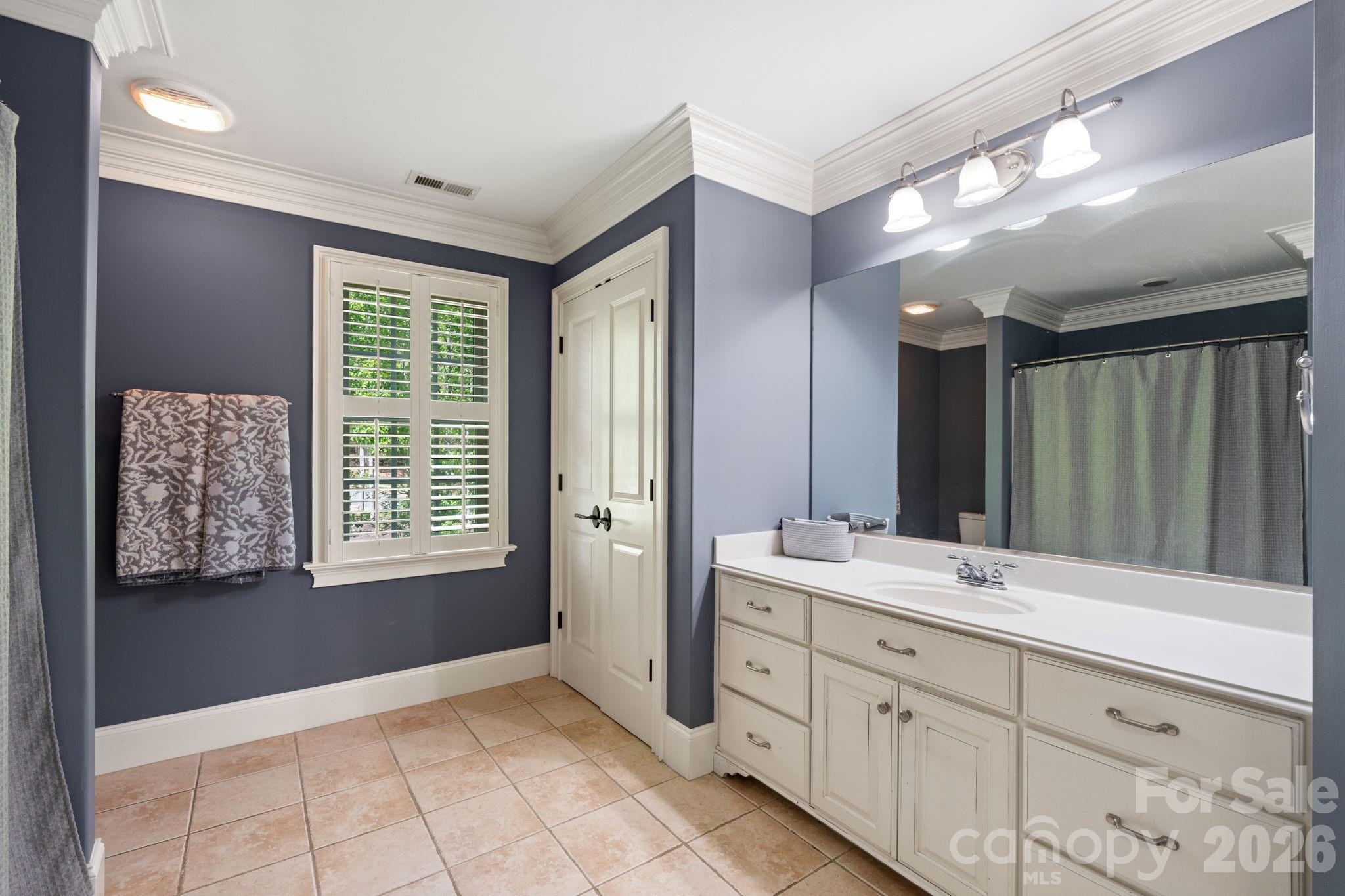 7601 Crossing Ridge Drive Property Photo 30