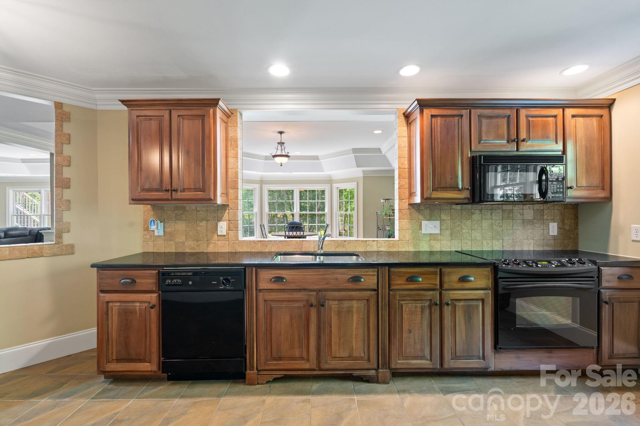 7601 Crossing Ridge Drive Property Photo 35