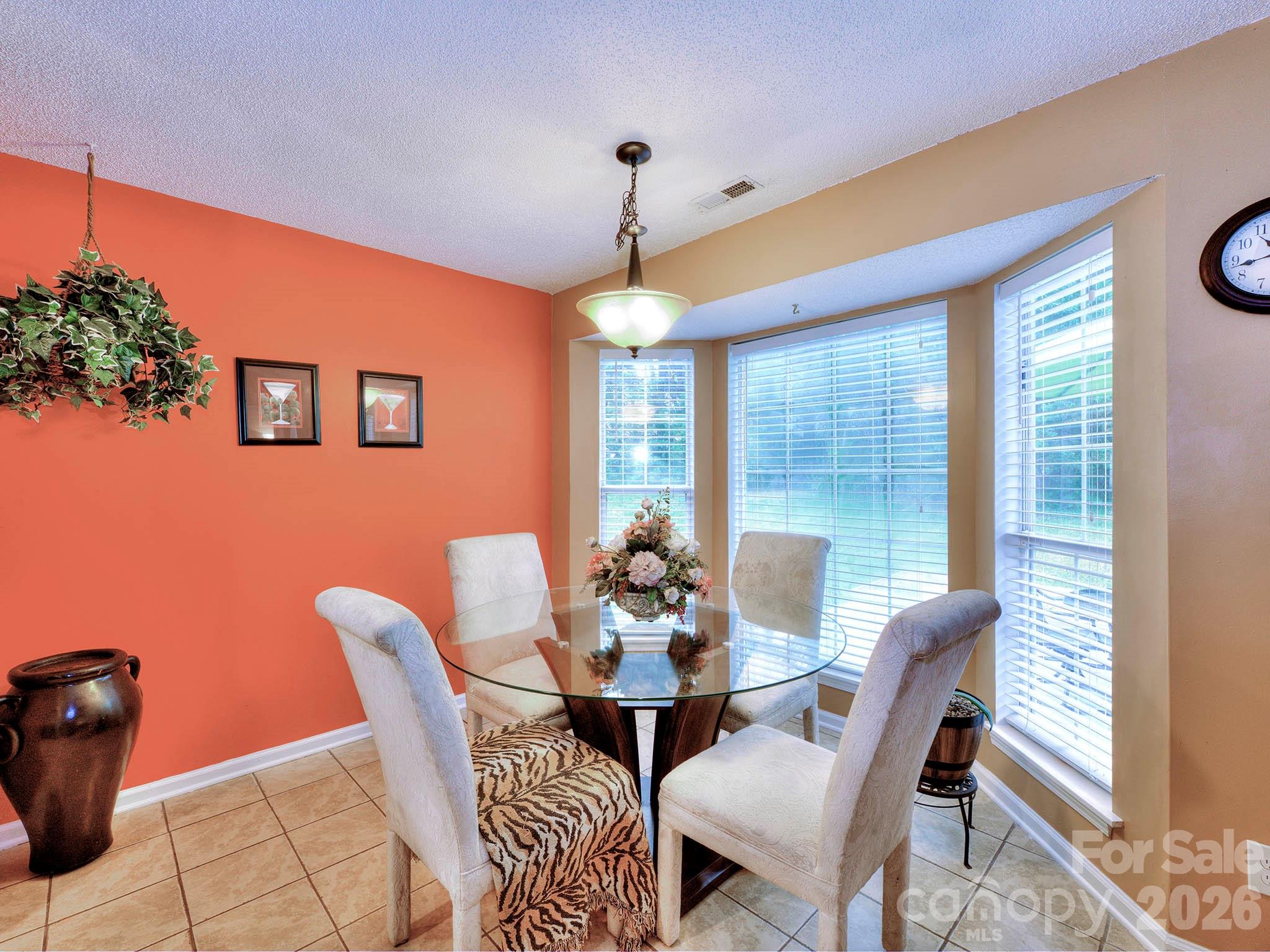 3102 Mintleaf Drive Property Photo 8