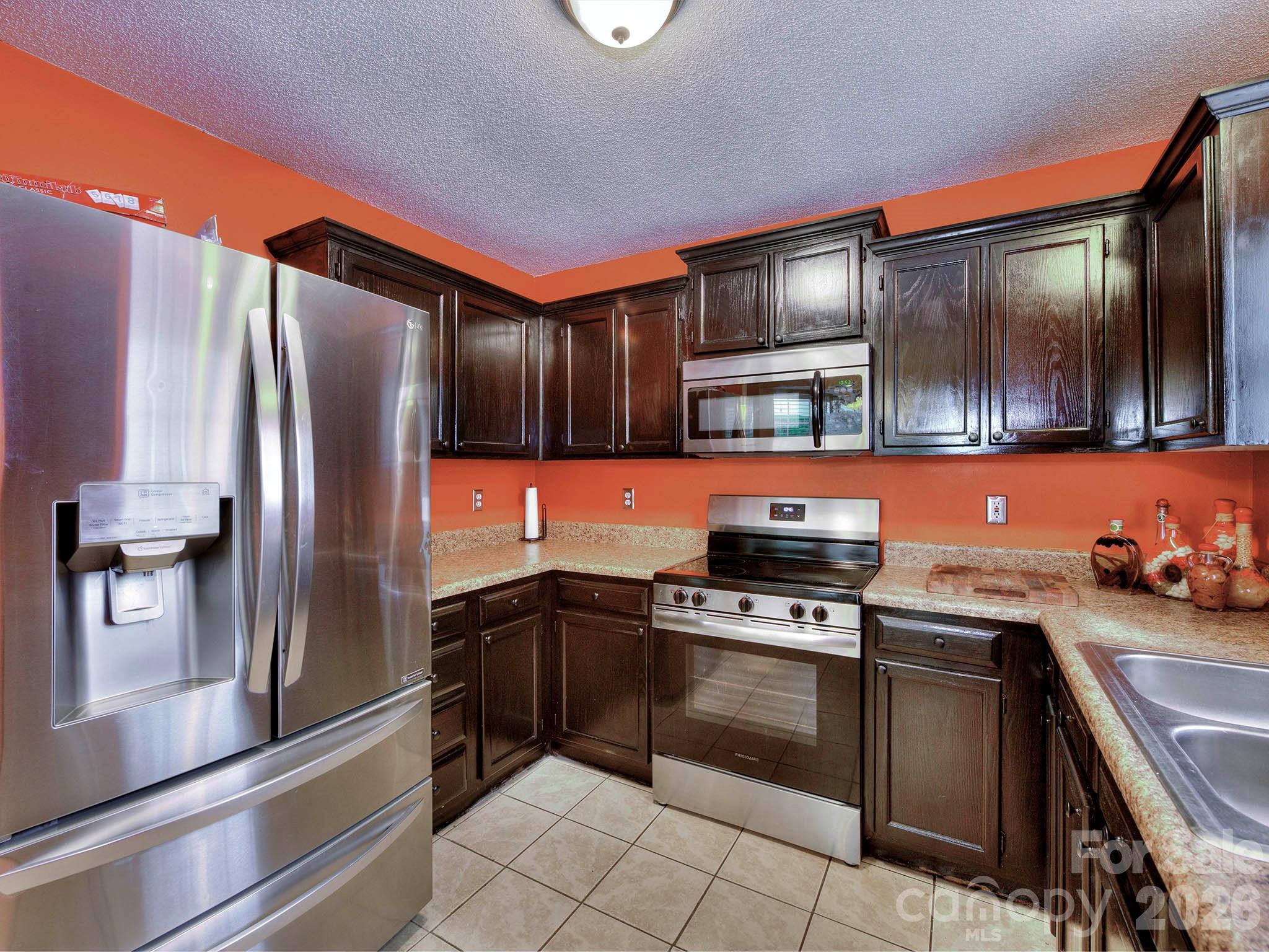 3102 Mintleaf Drive Property Photo 10