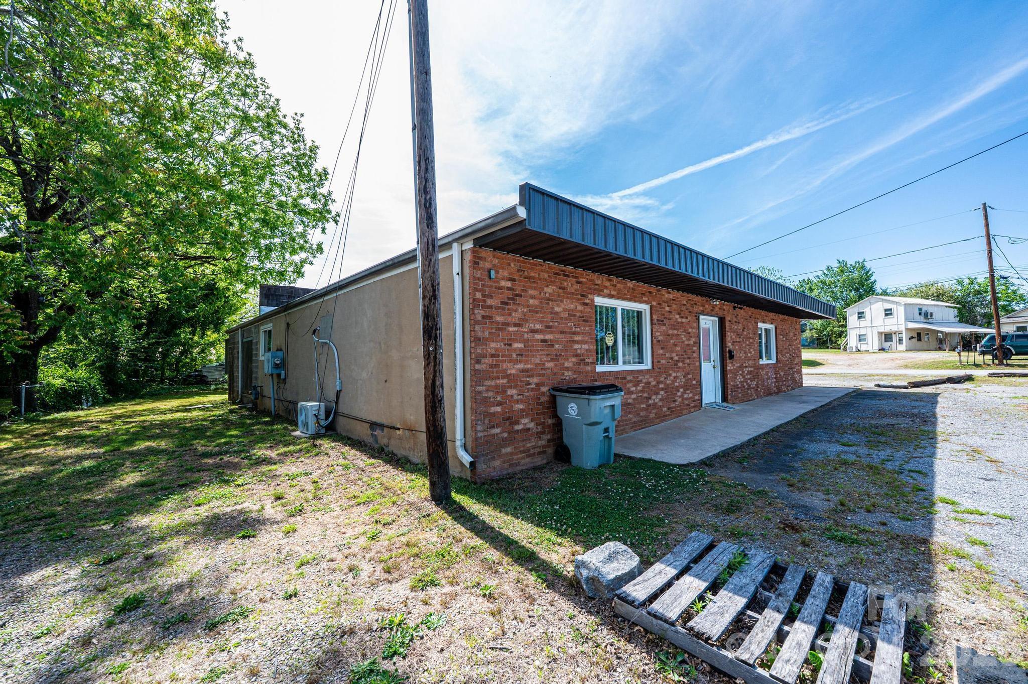 304 Virginia Street Property Photo 3