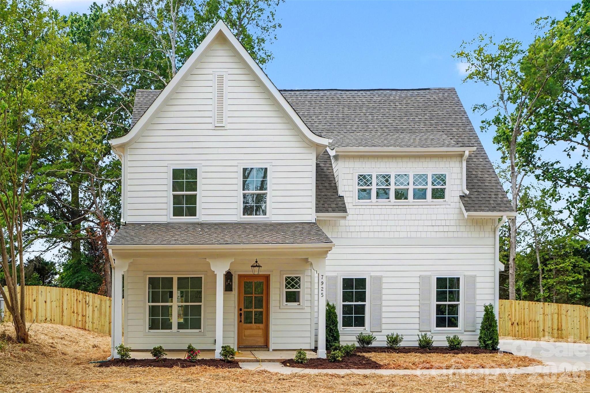 7925 Large Oak Lane Property Photo 1