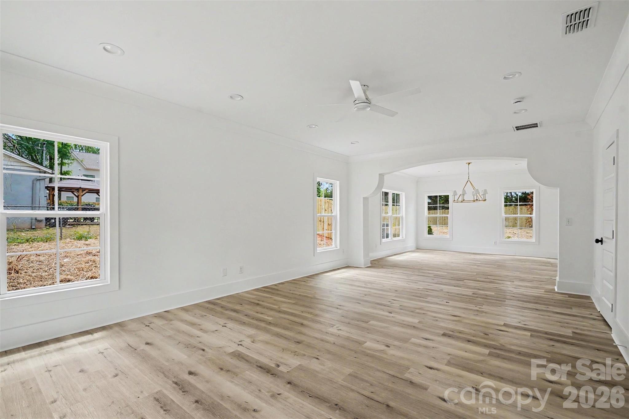 7925 Large Oak Lane Property Photo 4