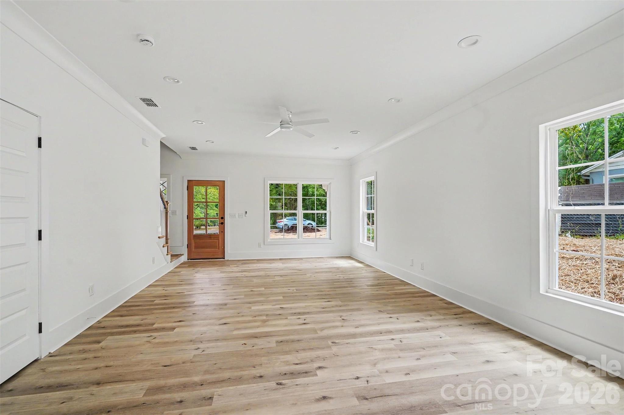 7925 Large Oak Lane Property Photo 5