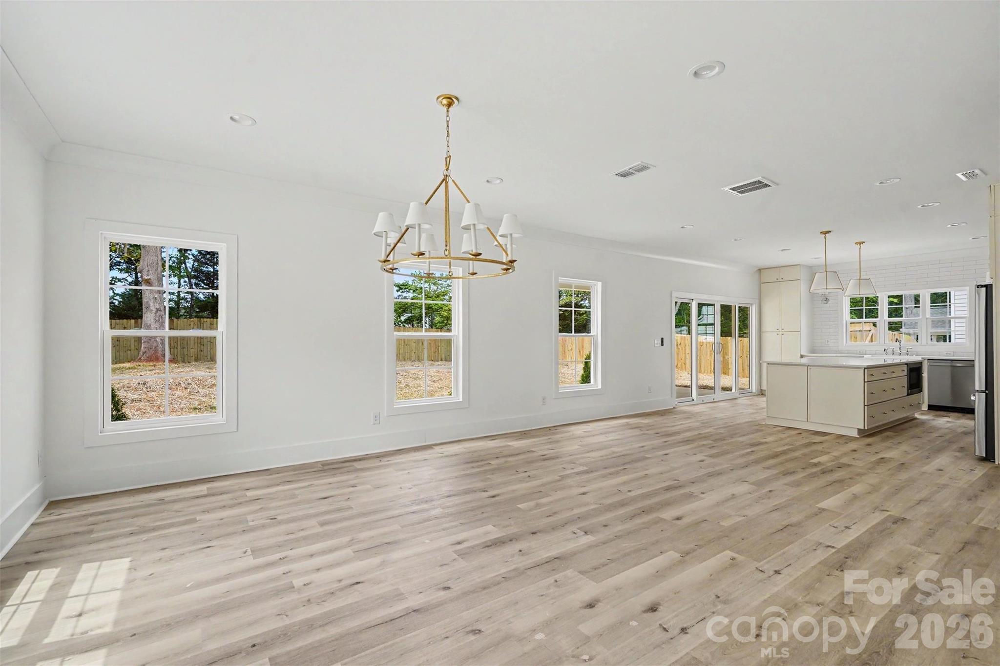 7925 Large Oak Lane Property Photo 6