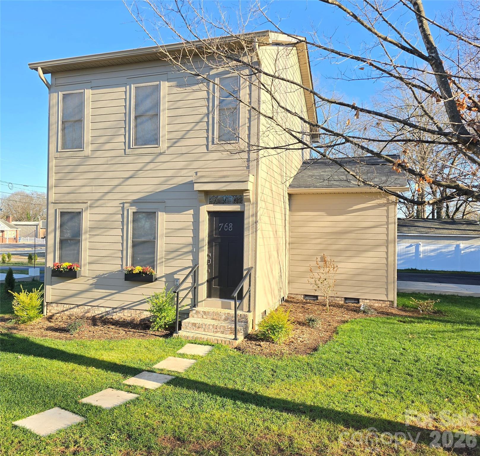768 8th Street Property Photo 1