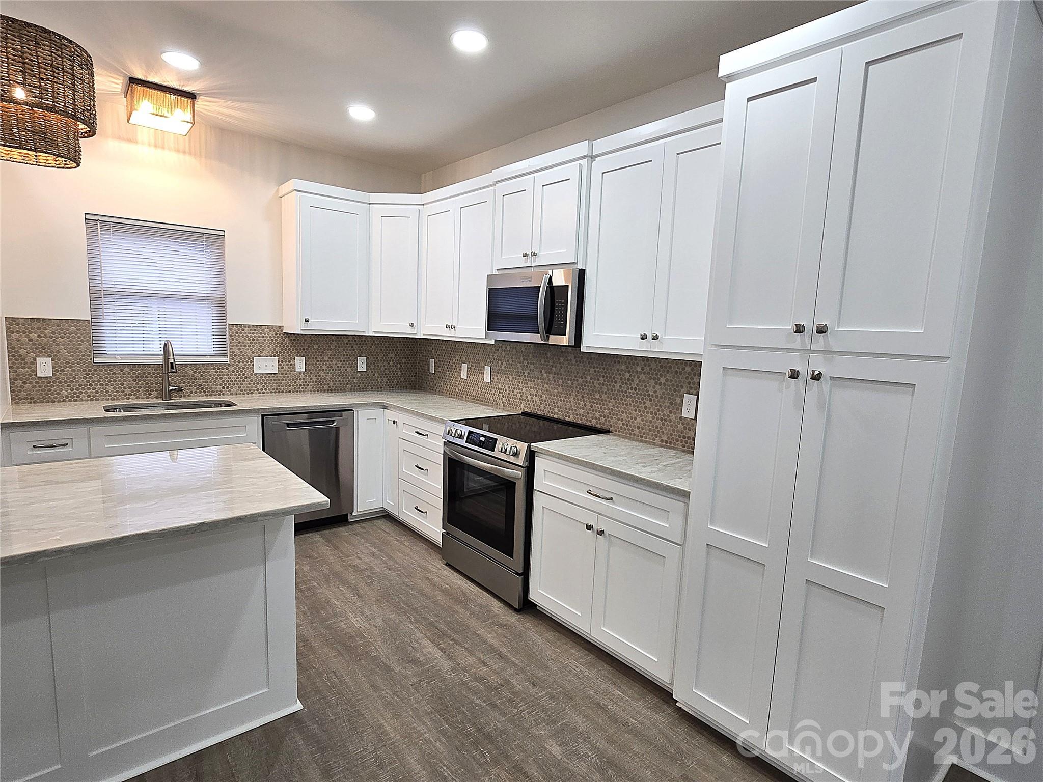768 8th Street Property Photo 4