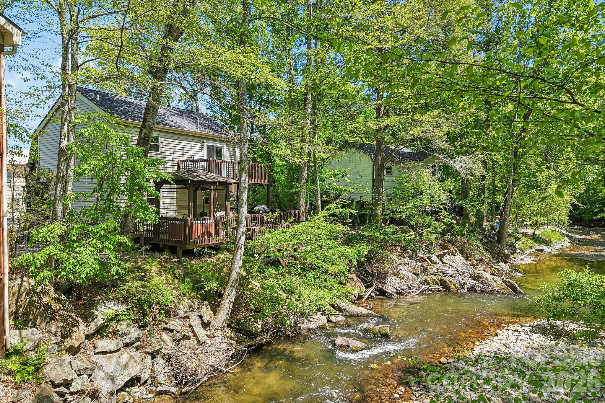 12 Indian Trace Road Property Photo 3