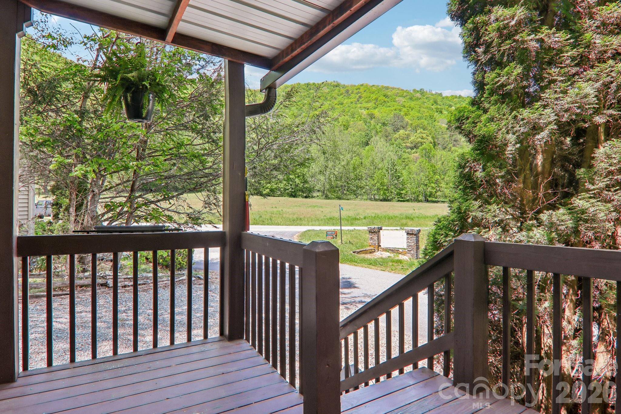 12 Indian Trace Road Property Photo 6