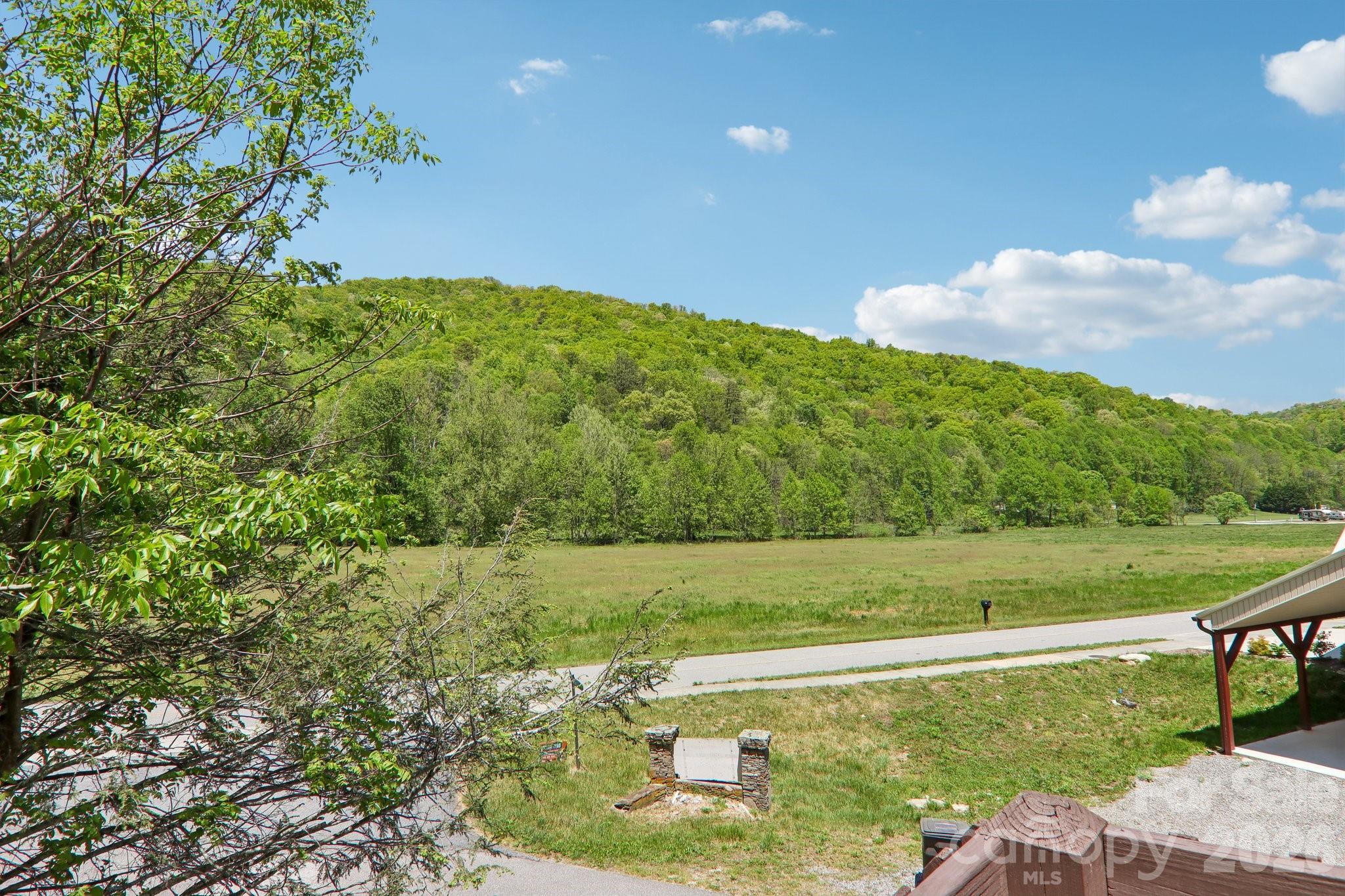 12 Indian Trace Road Property Photo 24