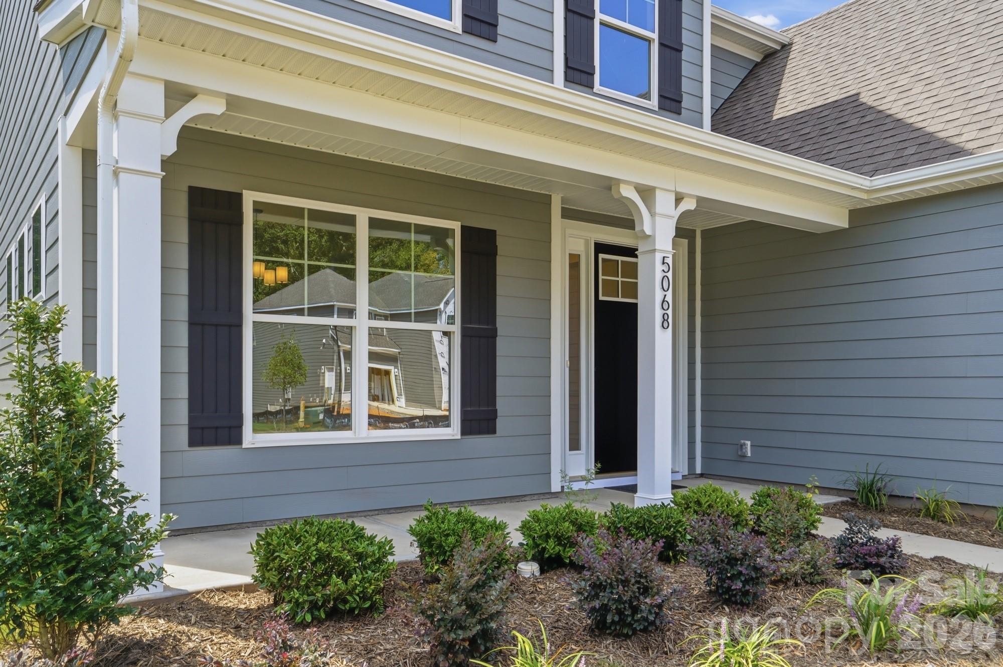 5068 Mclaughlin Loop Property Photo 4