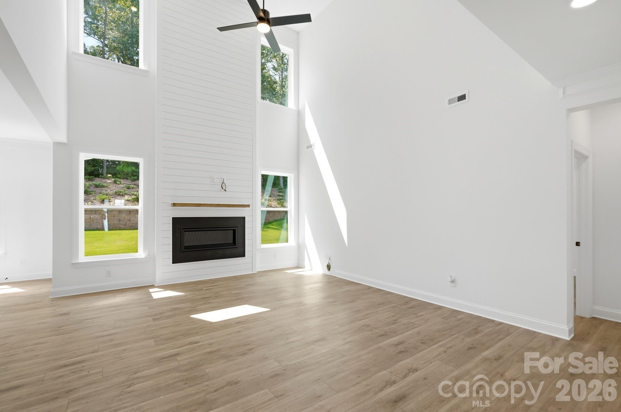 5068 Mclaughlin Loop Property Photo 8