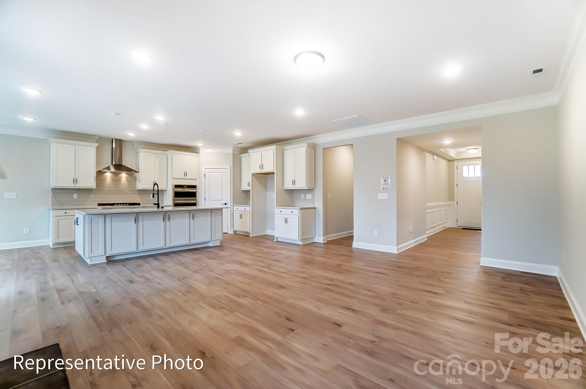 5064 Mclaughlin Loop Property Photo 4