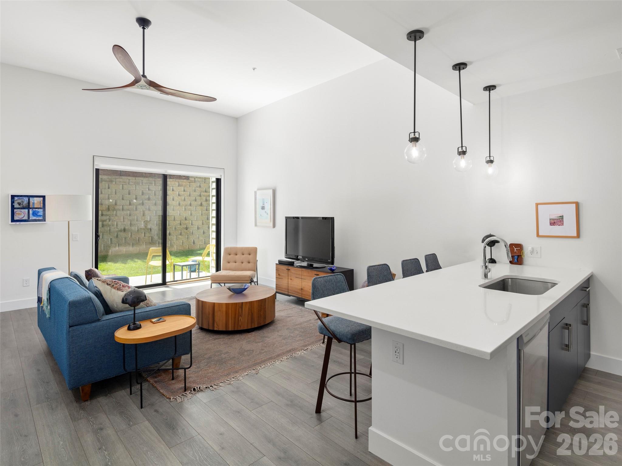 68 Craven Street 213 Property Photo 2