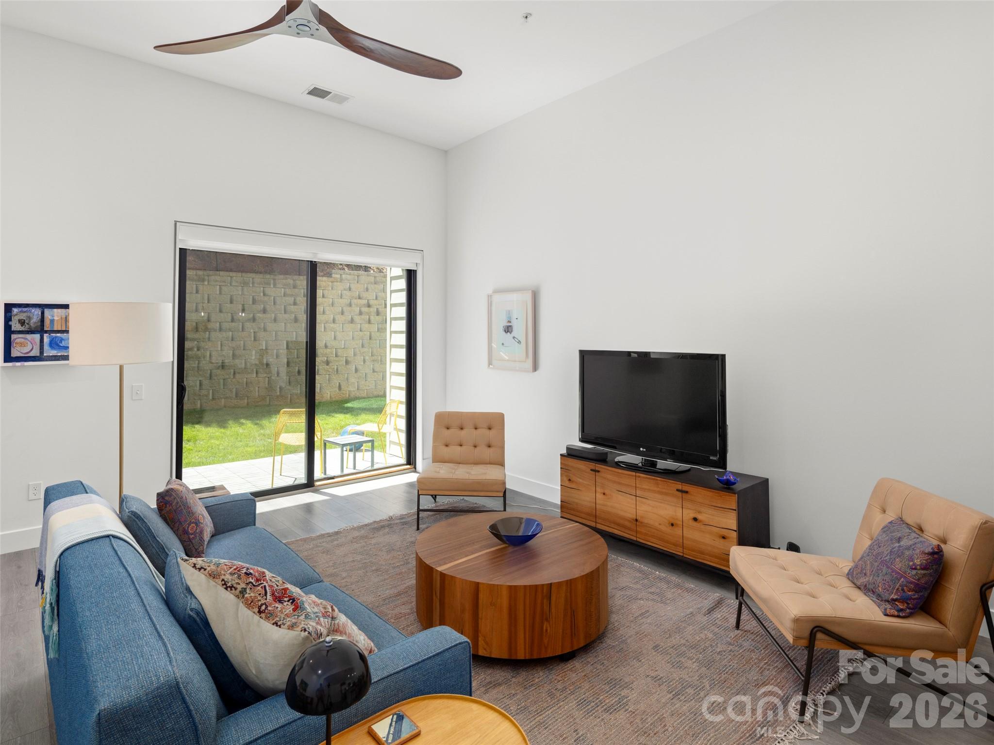 68 Craven Street 213 Property Photo 3