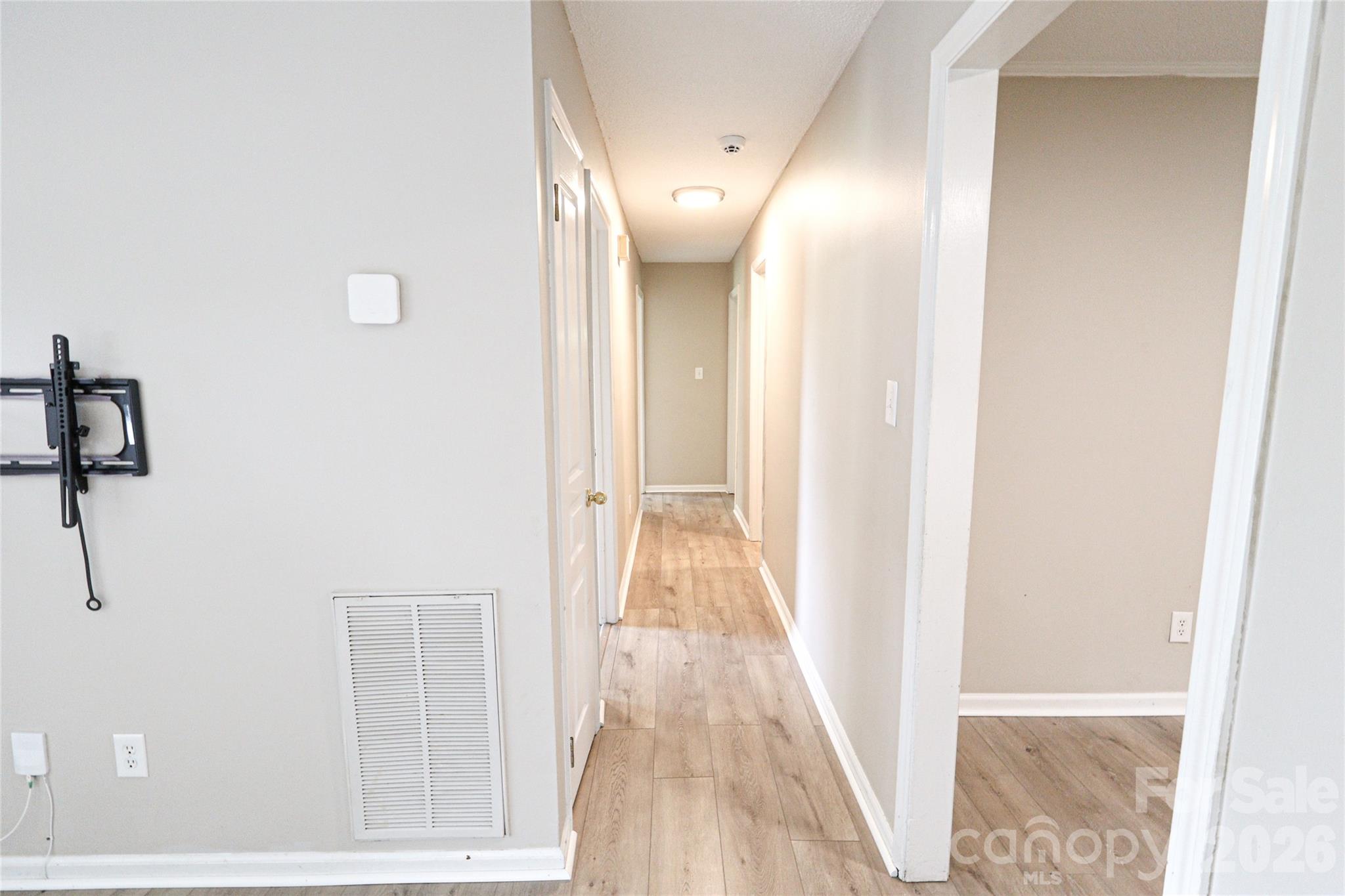 1006 Iris Drive Property Photo 11