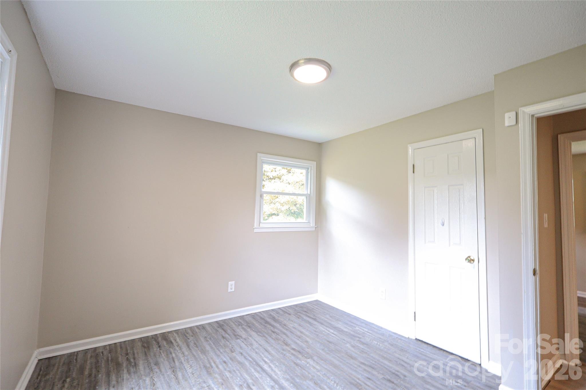 1006 Iris Drive Property Photo 16