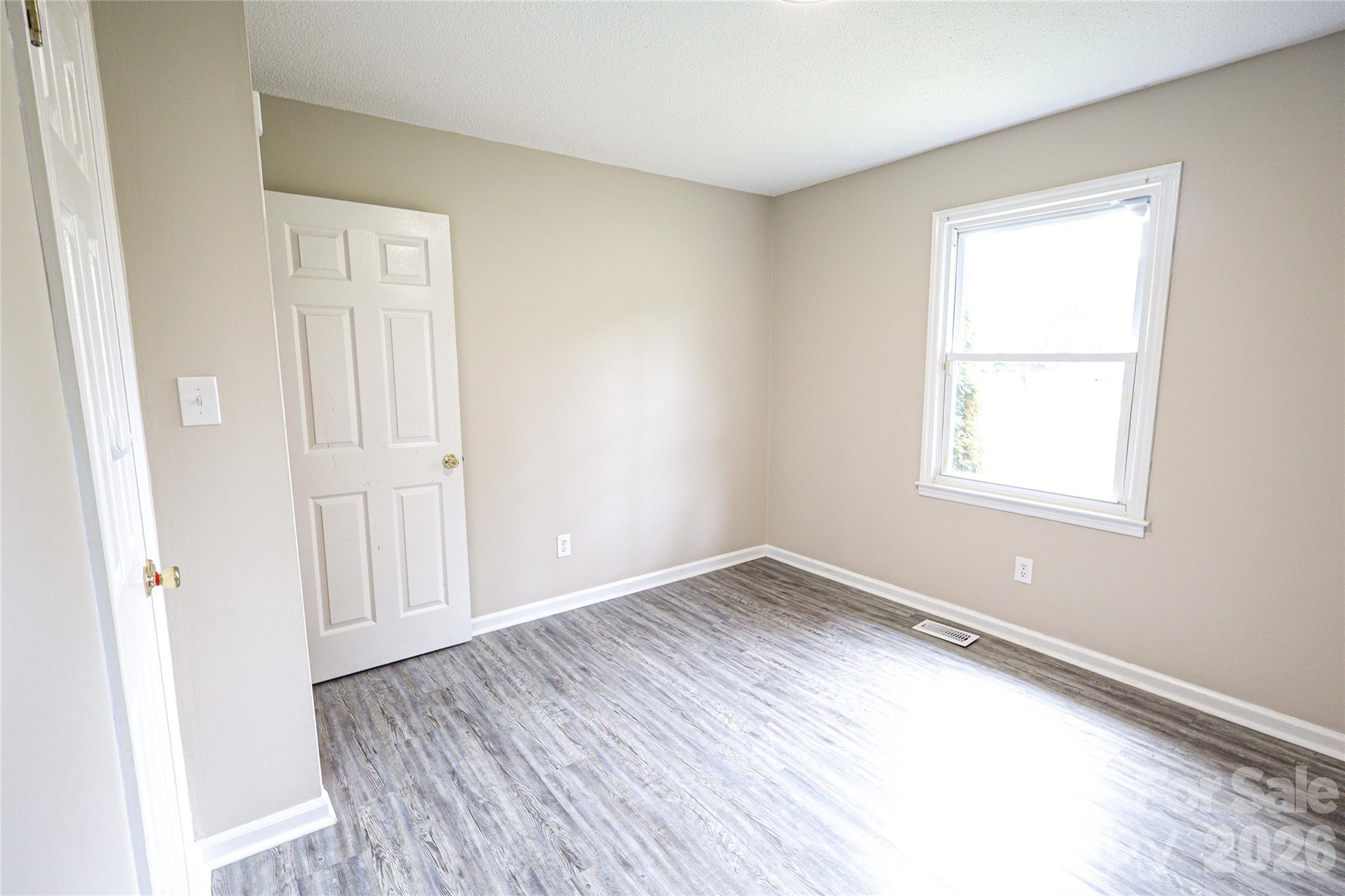 1006 Iris Drive Property Photo 18