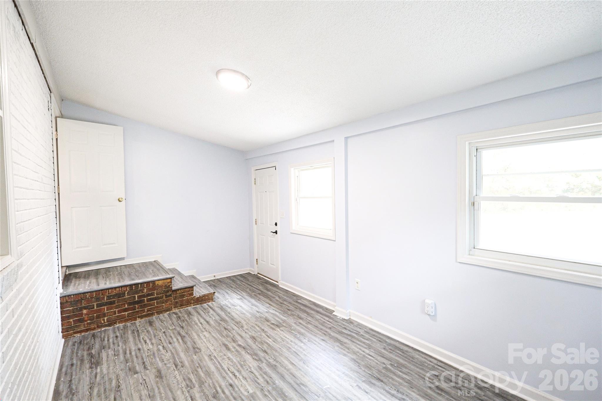 1006 Iris Drive Property Photo 26