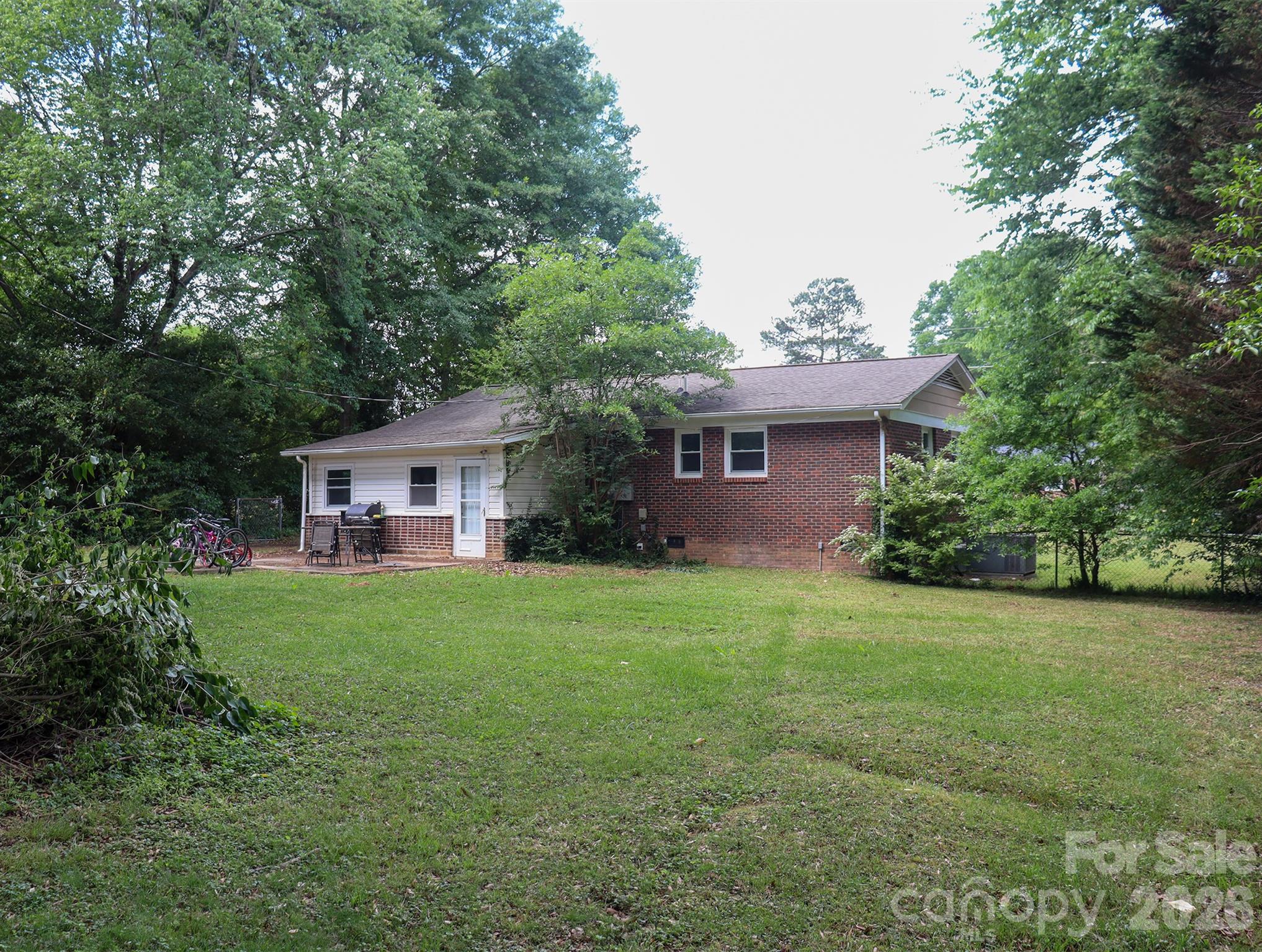 1006 Iris Drive Property Photo 28