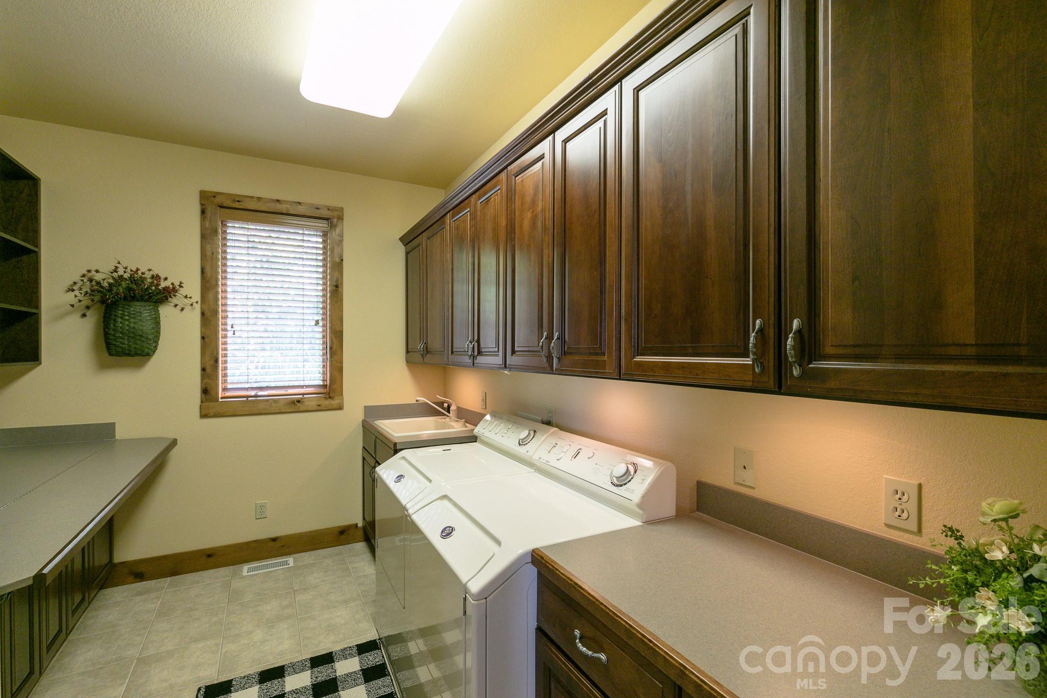456 Spring House Drive Property Photo 15