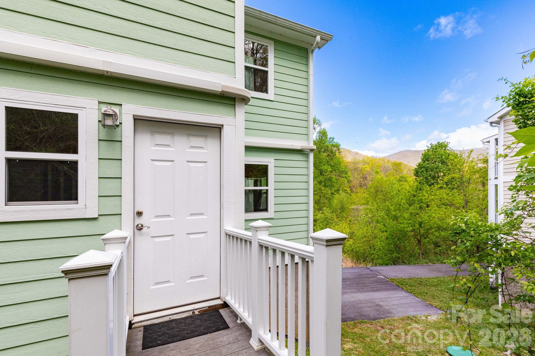 12 Lila Lane Property Photo 3