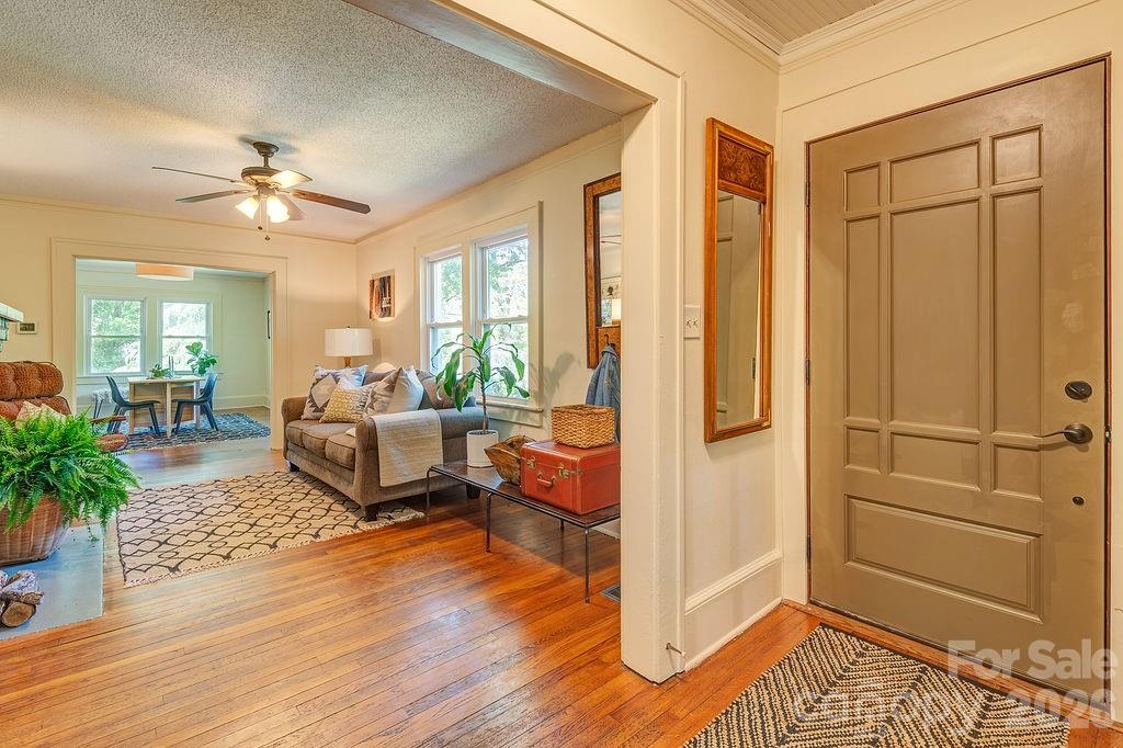 233/231 Fairfax Avenue A/b Property Photo 4