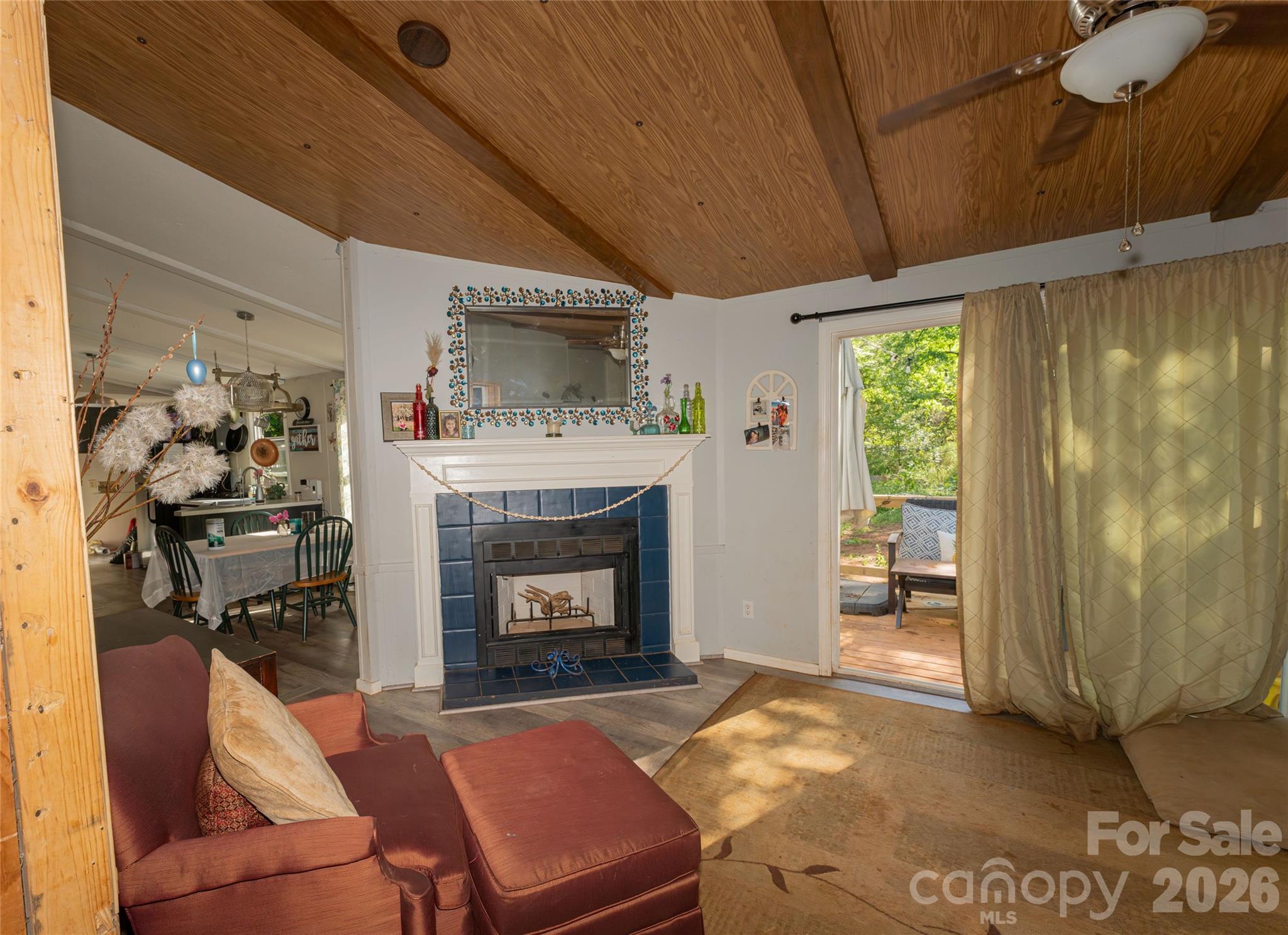6132 Sherwood Lane Property Photo 6