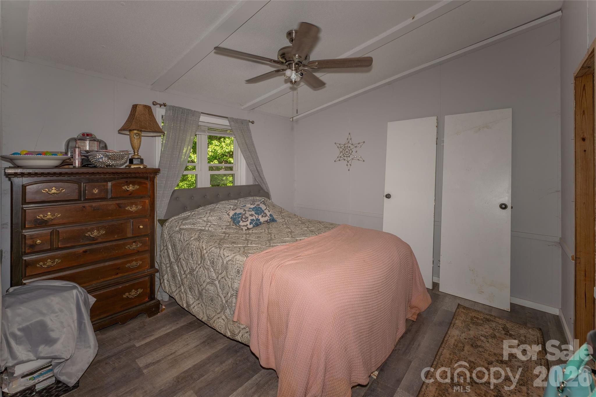 6132 Sherwood Lane Property Photo 9