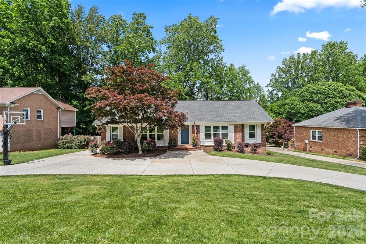 3741 Riverbend Road Property Photo 3