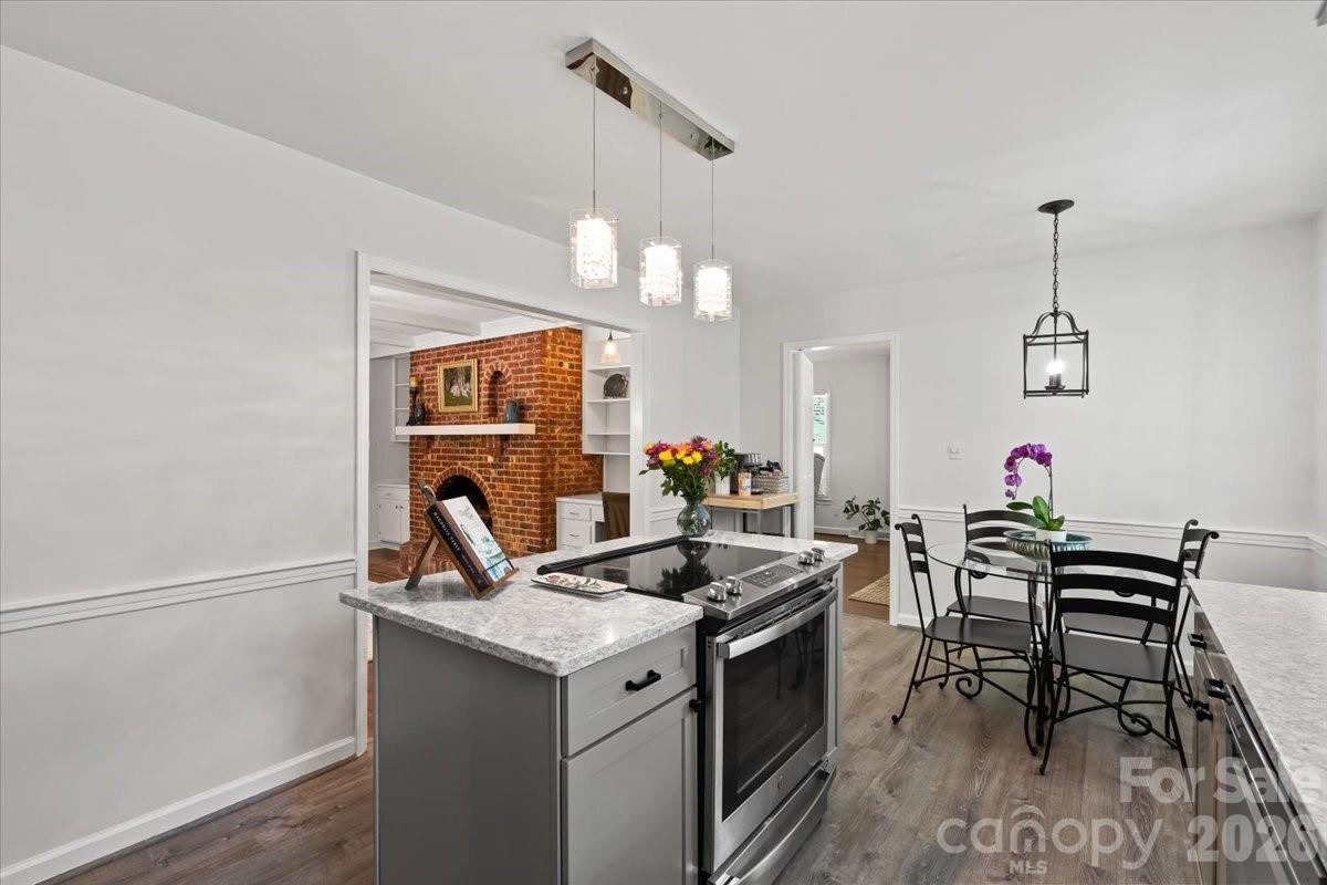 3741 Riverbend Road Property Photo 9