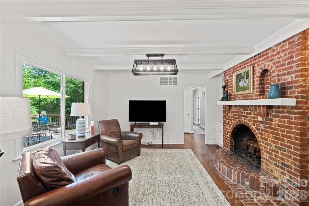 3741 Riverbend Road Property Photo 11