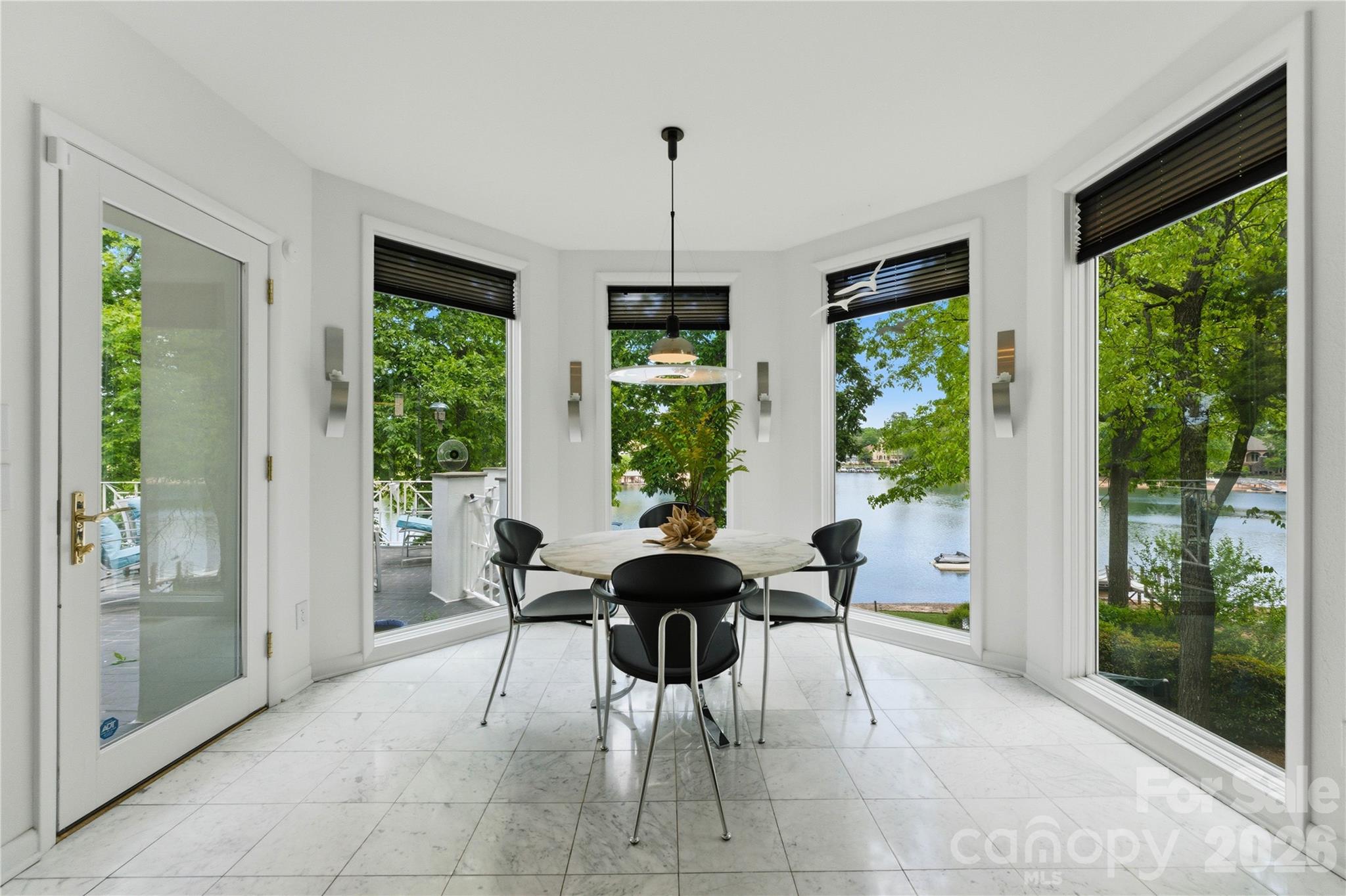 18426 Peninsula Cove Lane Property Photo 16