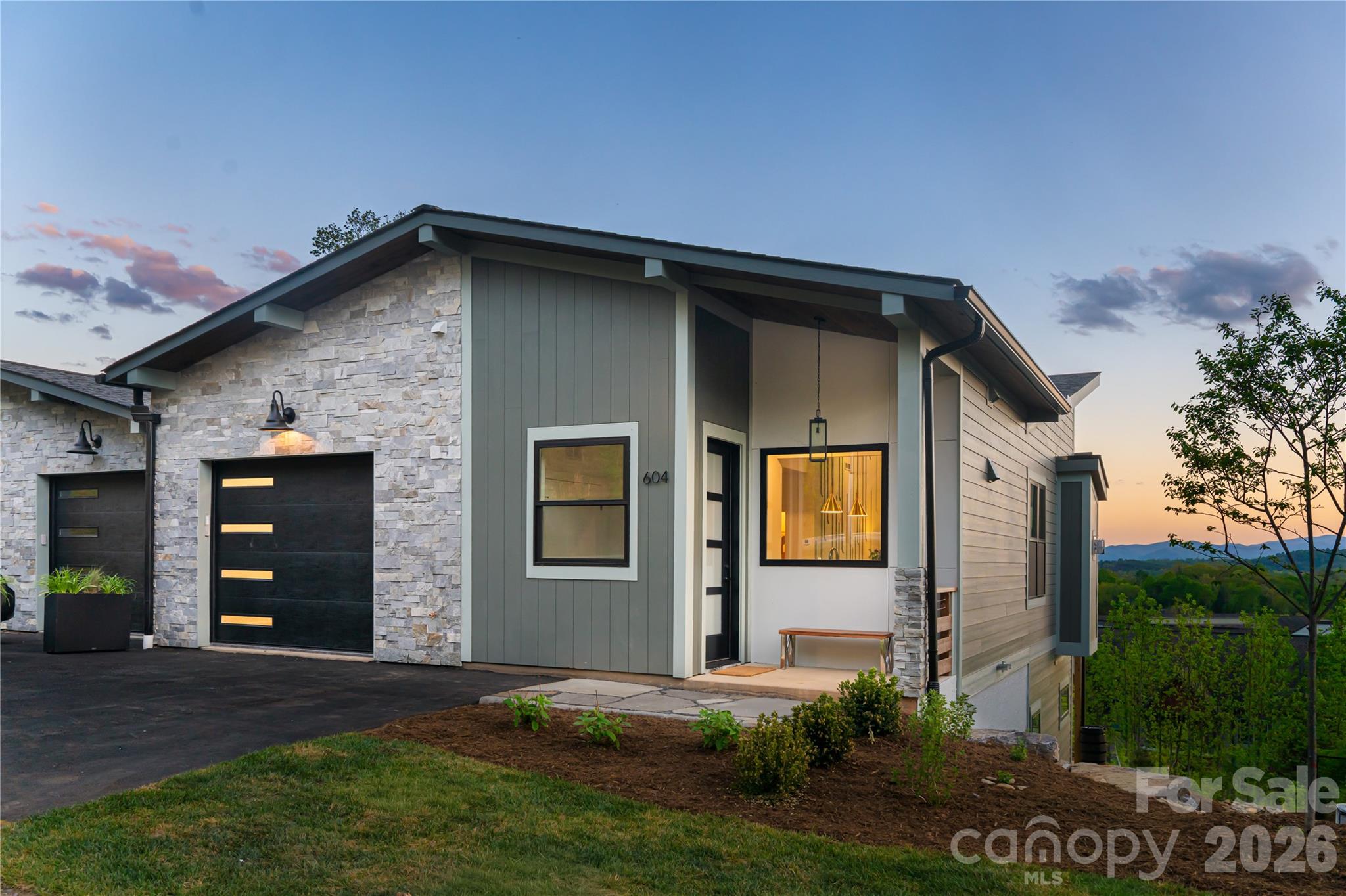 604 Storybook Villas Trail Property Photo 1