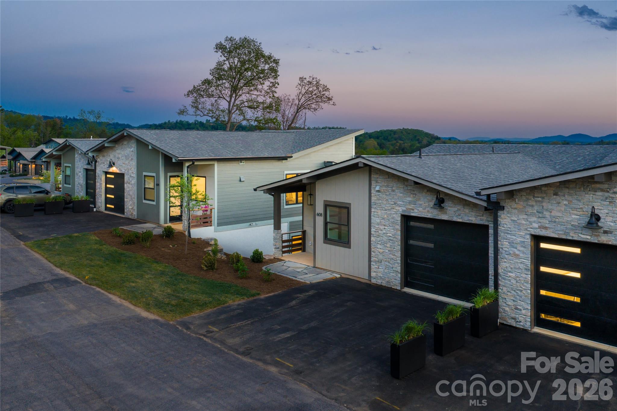 604 Storybook Villas Trail Property Photo 6