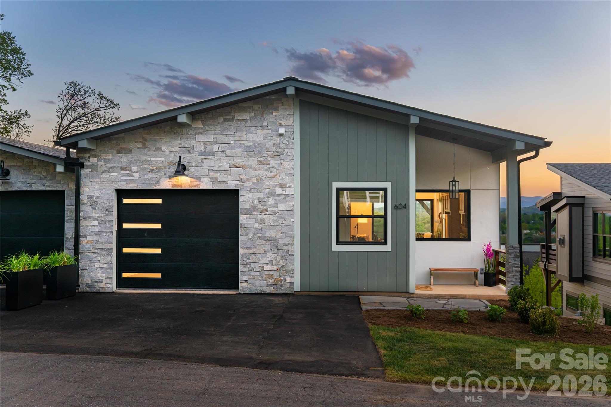 604 Storybook Villas Trail Property Photo 7