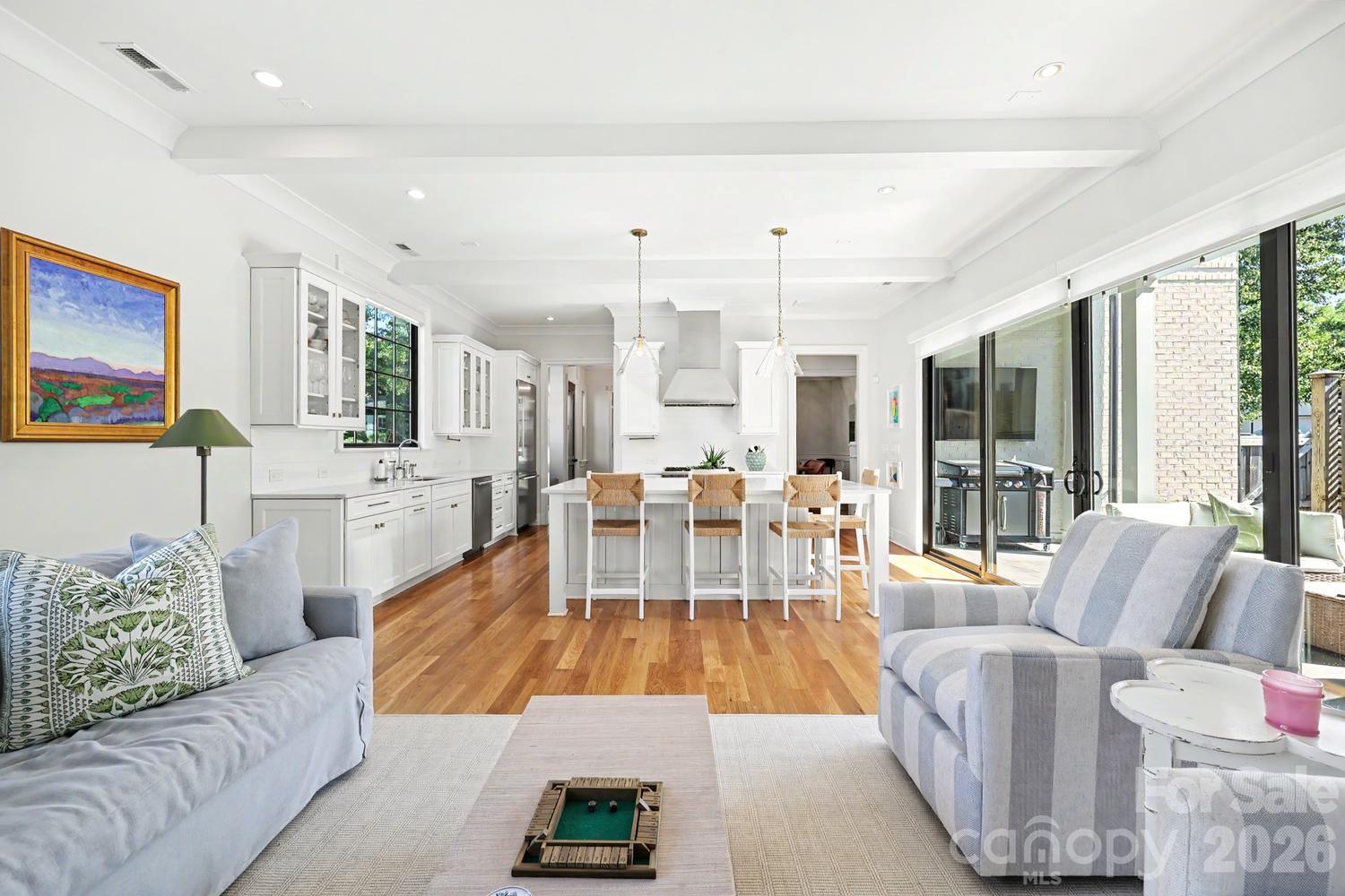 187 N Canterbury Road Property Photo 3