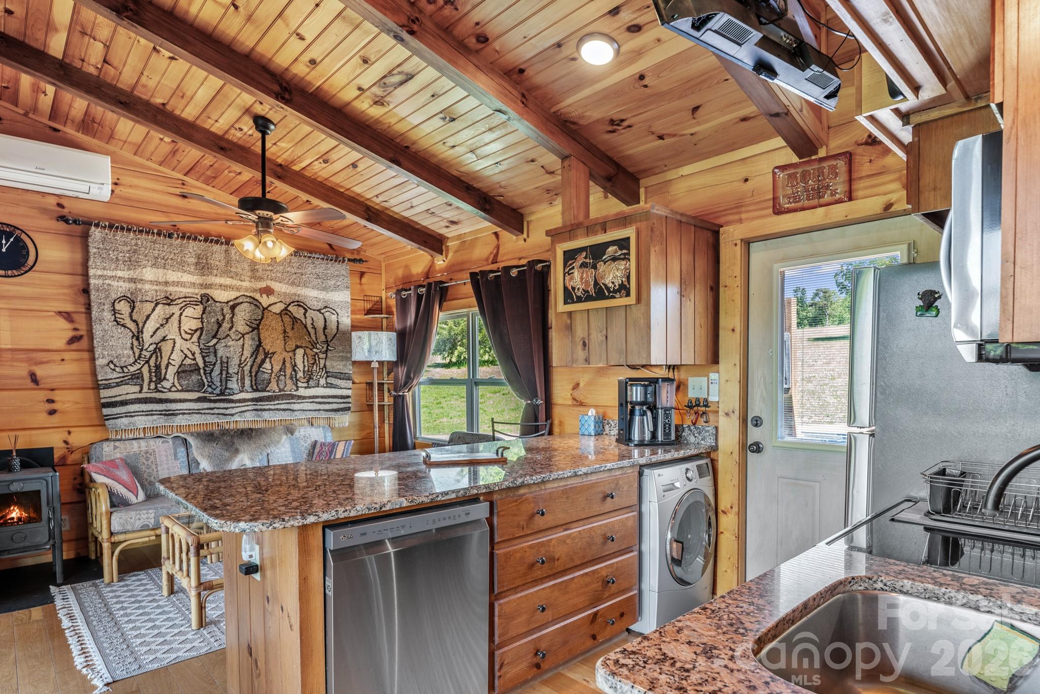 8088 Kays Drive Property Photo 15