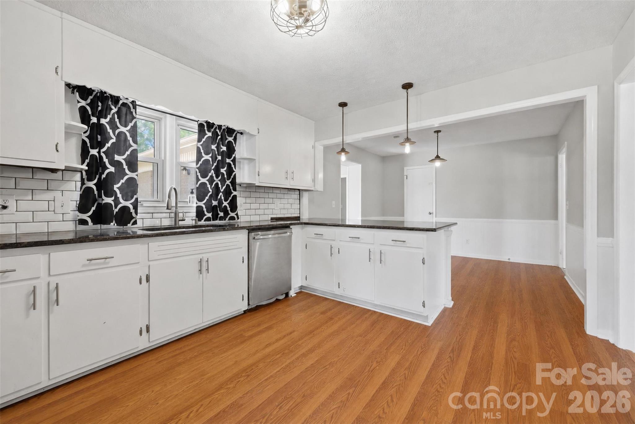 1910 26th Street Property Photo 6