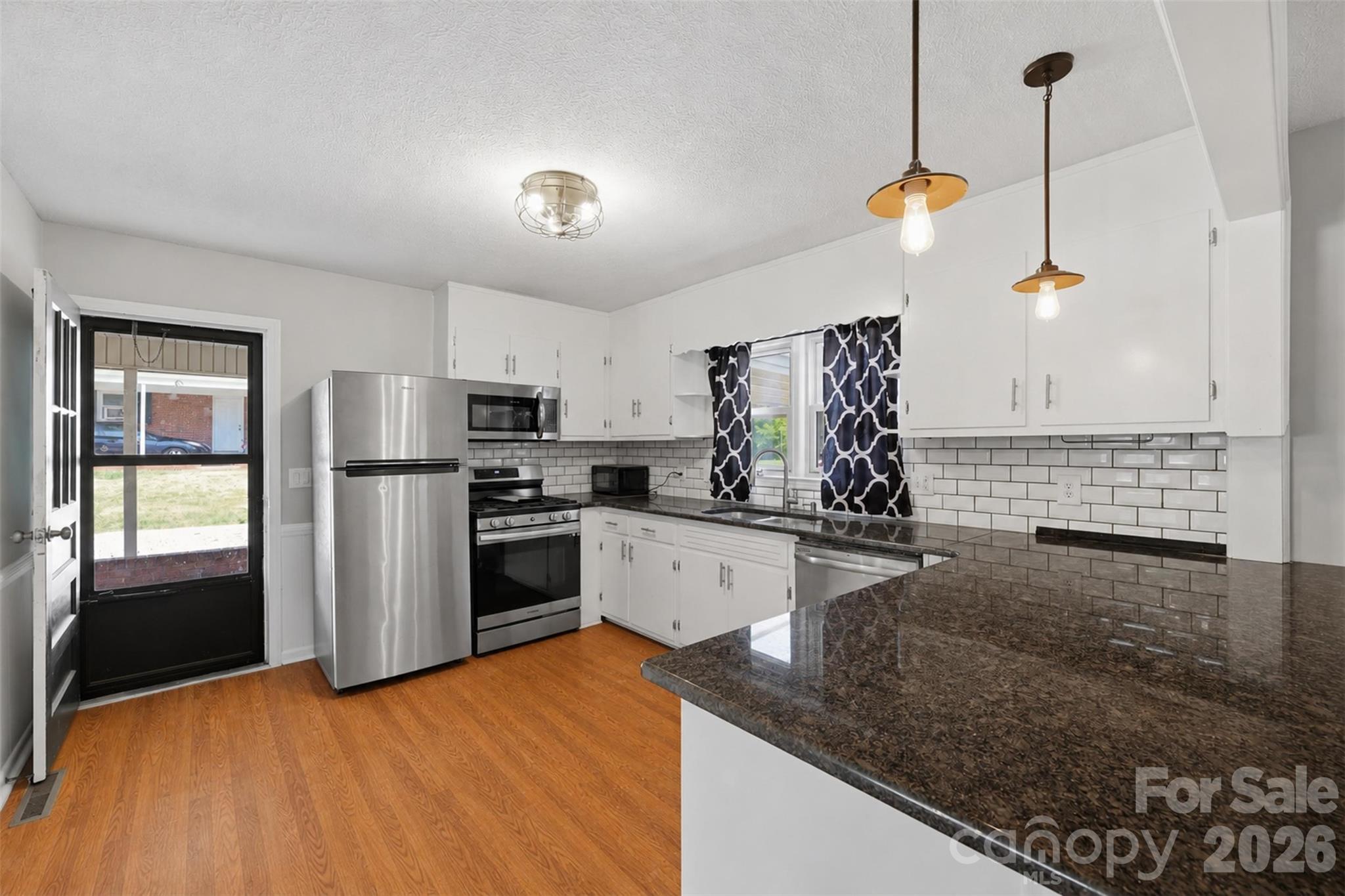 1910 26th Street Property Photo 7