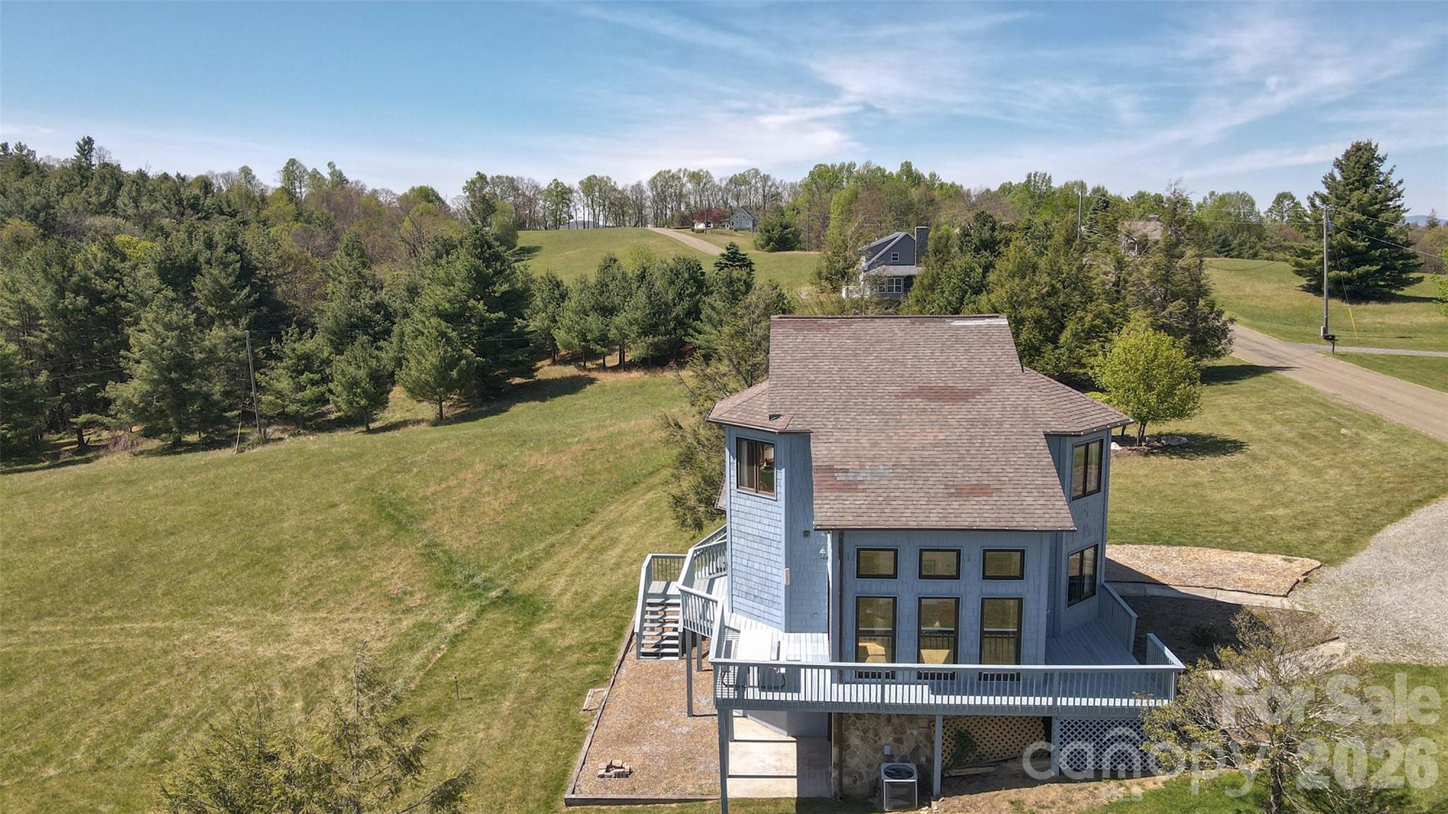216 Deer Track Lane Property Photo 8