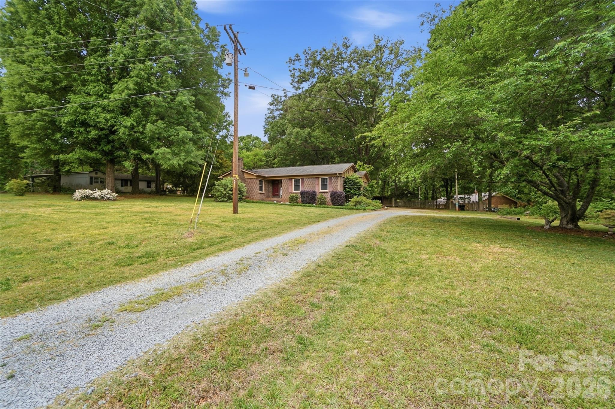 1621 Love Road Property Photo 2