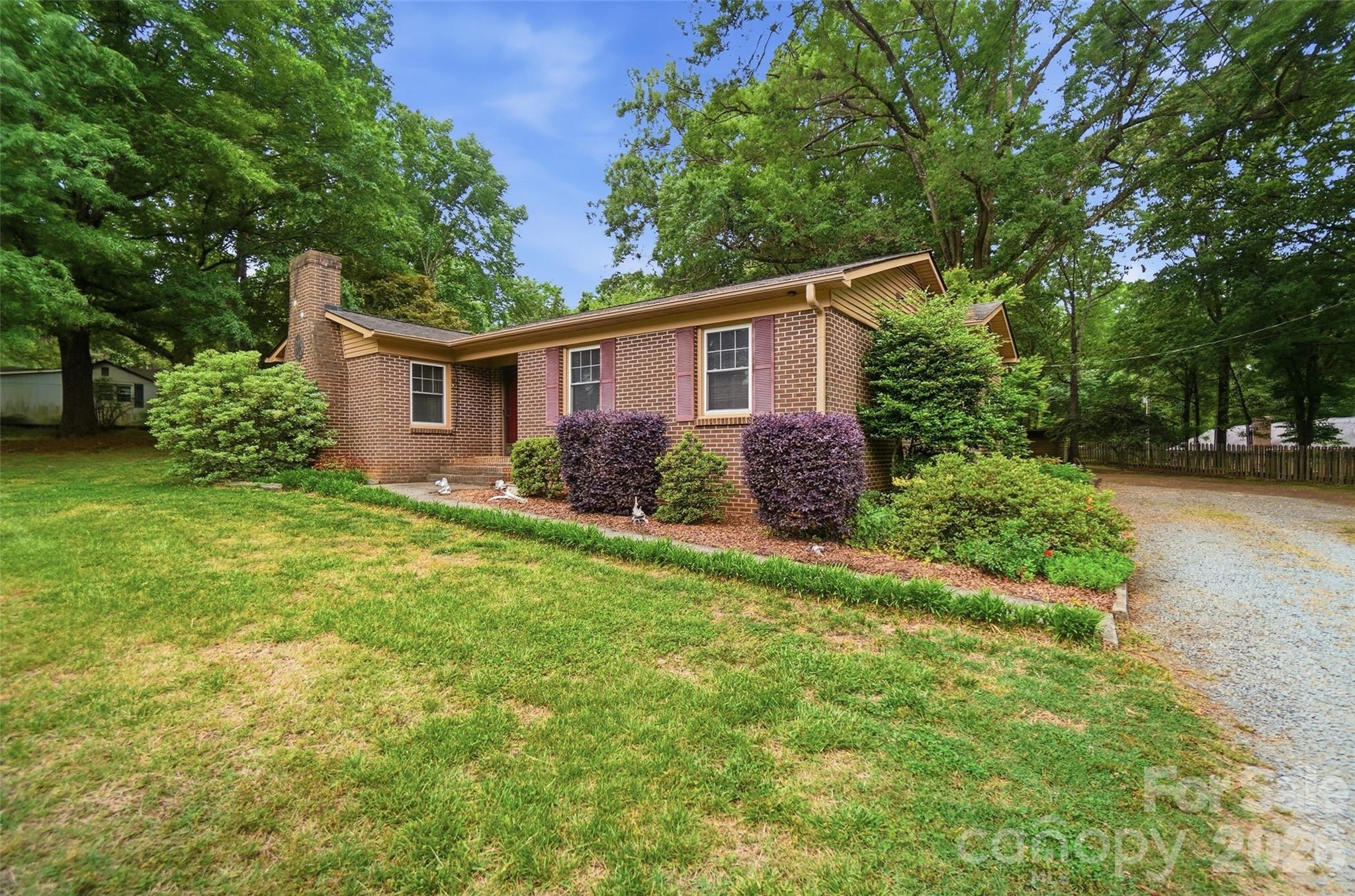 1621 Love Road Property Photo 5