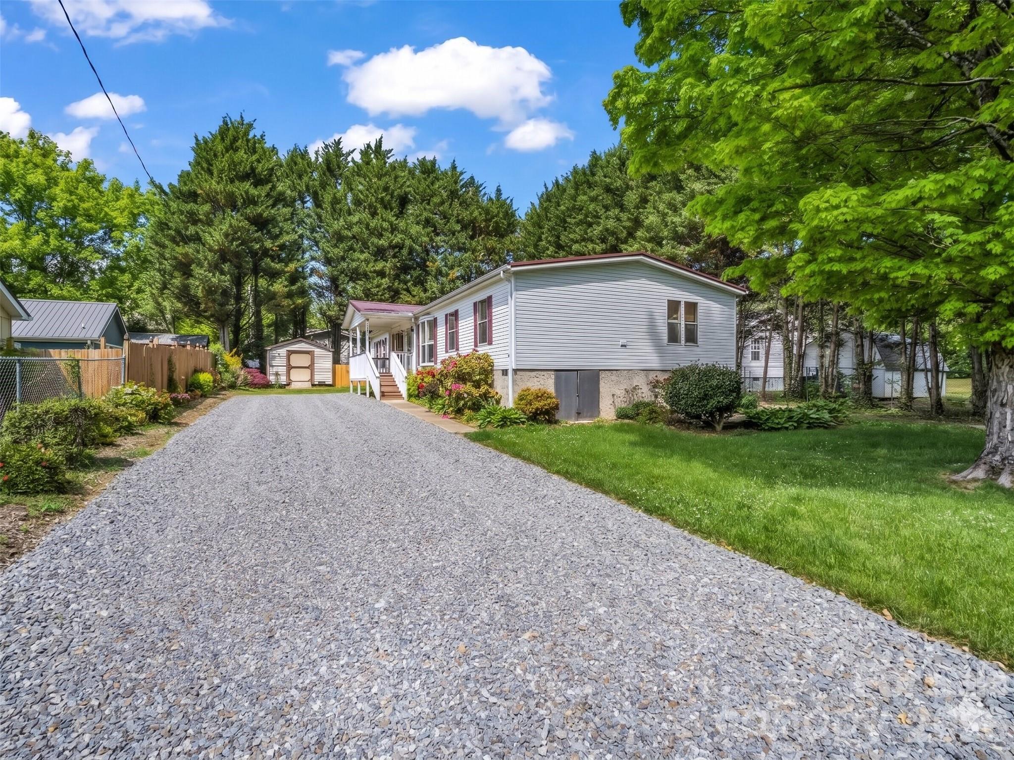 213 Old State Ten Road Property Photo 4