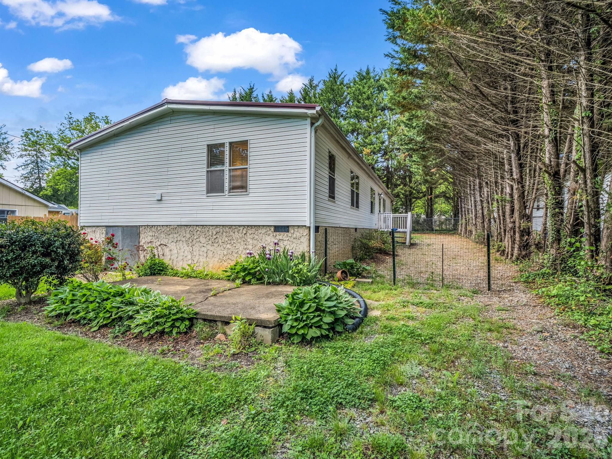 213 Old State Ten Road Property Photo 5